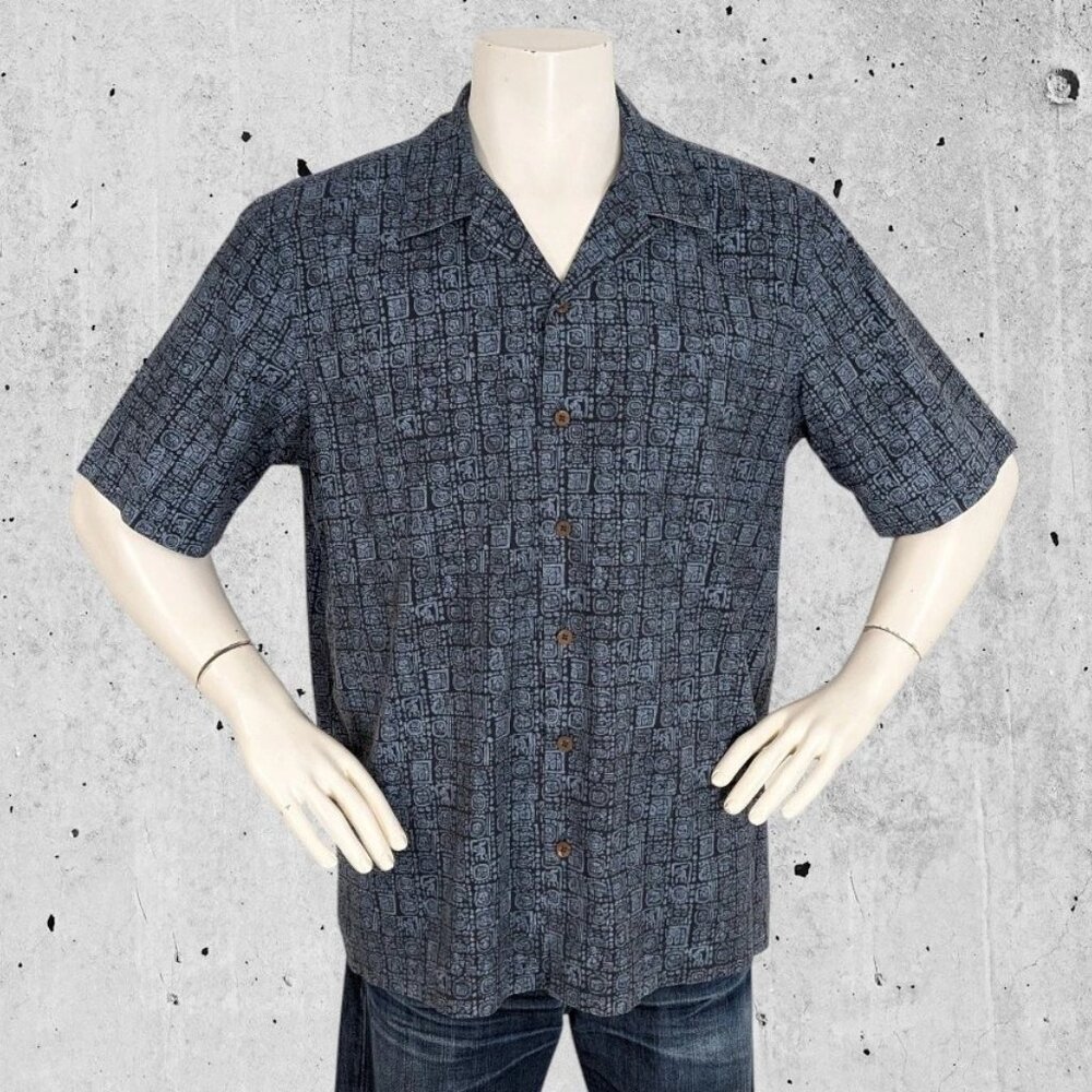 L.L. Bean Short Sleeve Shirt Size Large Traditional Fit Tiki / Aztec LL Bean